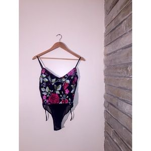 NWOT// topshop size 4 floral embroidered lingerie